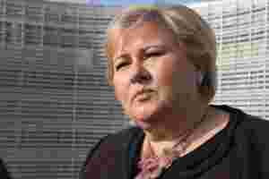 Solberg vil forhandle med KrF om endringer i abortloven – Grande skrubber