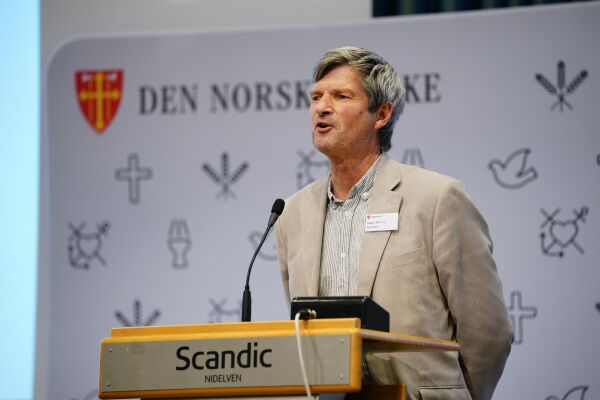 Gjenvalgt til leder av Mellomkirkelig Råd