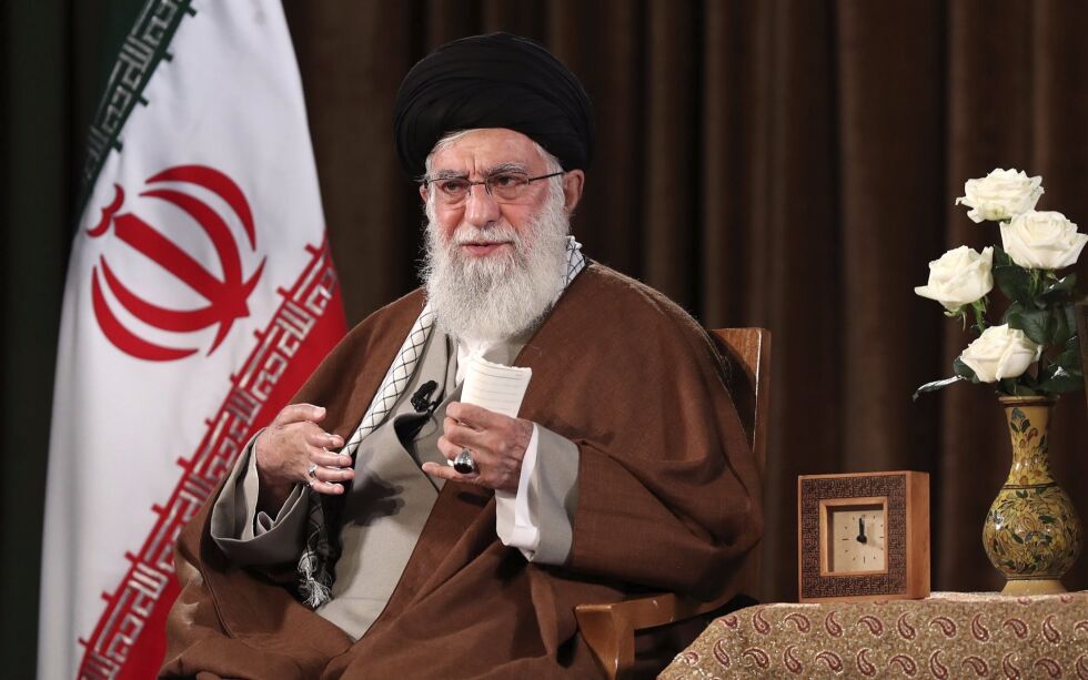 Irans øverste leder ayatolla Ali Khamenei mener Iran lett kan trappe opp anrikingen av uran til 60 prosent.
 Foto: NTB