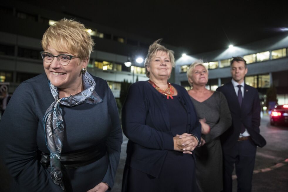 Det er usikkert om Venstre-leder Trine Skei Grande (t.v.) fortsatt vil stå ved statsminister Erna Solberg (H) og Siv Jensens (Frp) side dersom KrF-leder Knut Arild Hareide (t.h.) takker for seg. Foto: Vidar Ruud / NTB scanpix