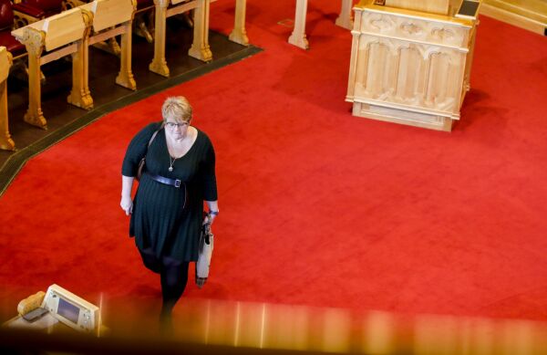 Trine Skei Grande trekker seg som statsråd og Venstre-leder
