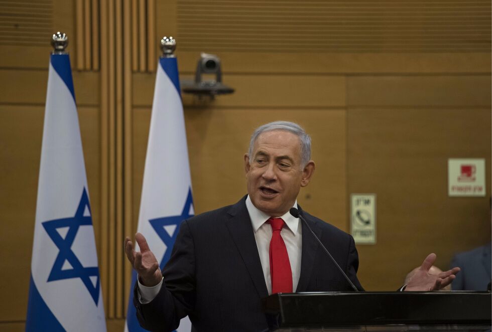 Påtalemyndighetene får en langt vanskelige jobb med å få dømt tidligere statsminister i Israel, Benjamin Netanyahu etter kjennelsen i Jerusalem tingrett.
 Foto: Maya Alleruzzo/AP/NTB
