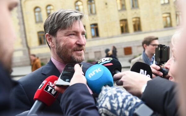 Opprettholder fredsprisnominasjon til Trump