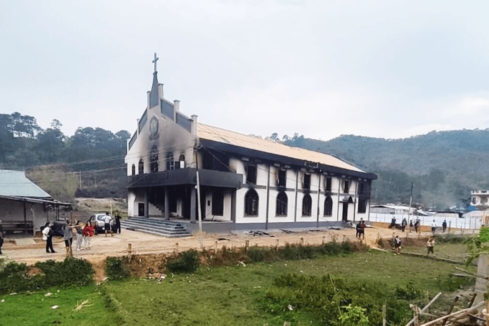 SATT FYR PÅ: En av kirkene som er satt fyr på og som er ødelagt i volden mot kristne stammesamfunn i Manipur.
 Foto: Stefanusalliansen