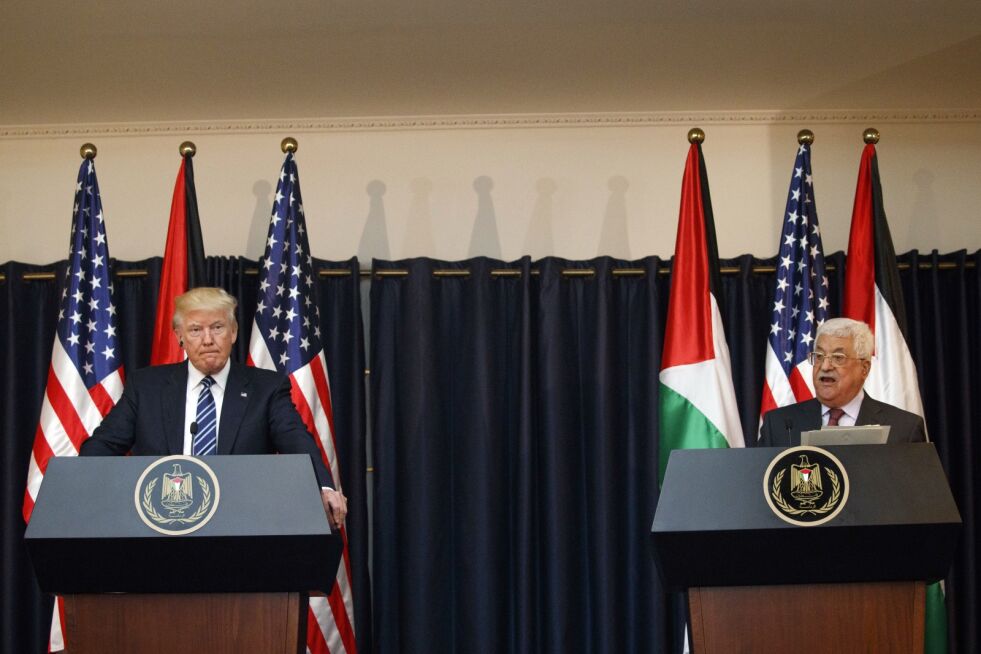 KJØLIG: USAs president Donald Trup skal ha overrasket PA-leder Mahmoud Abbas med sin sterke tone da de møttes i Betlehem i mai.
 Foto: NTB Scanpix.
