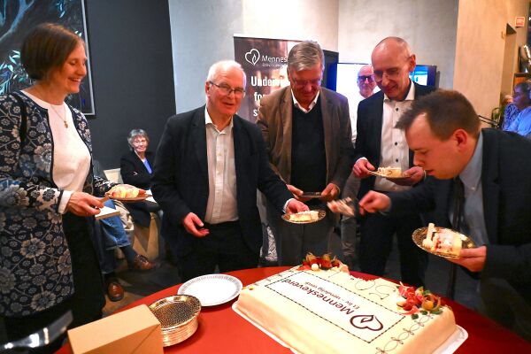 Stinn brakke og sterke meninger på jubileumsfest