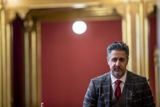 Raja støtter folkehøgskole