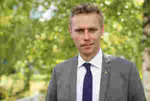 Ola Borten Moe ber oss tenke på jødene i Norge på nasjonaldagen