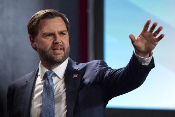 Reiser til Italia og India denne uken