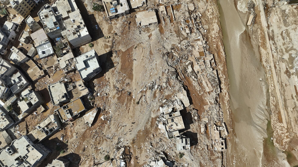 Byen Derna er blant stedene som er hardt rammet av flom.
 Foto: Muhammad J. Elalwany / AP / NTB
