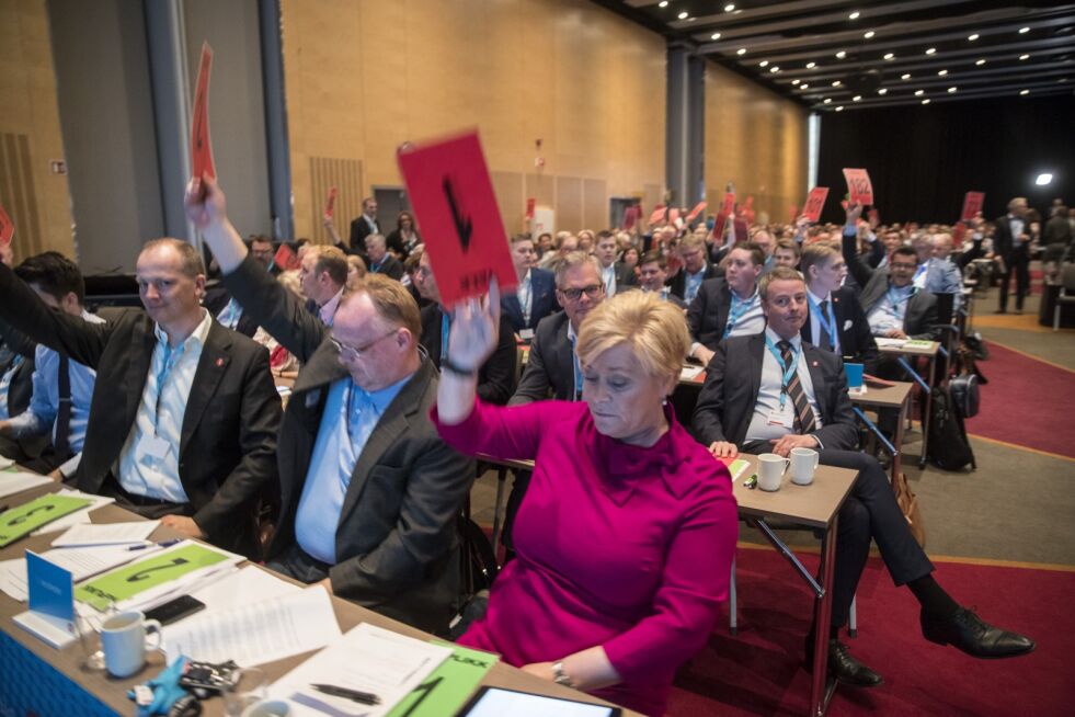 Partileder Siv Jensen stemte med flertallet på Frps landsmøte som gikk inn for å forby bønnerop i offentlig rom. Foto: Vidar Ruud / NTB scanpix