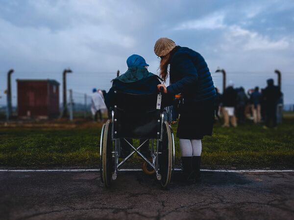 Hvordan formidles Holocaust videre når dets overlevere dør?