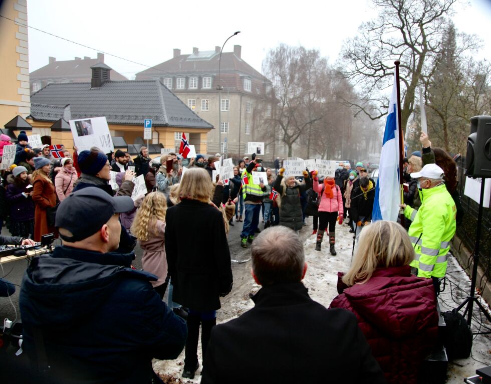 MARKERING: Fra markeringen utenfor den finske ambassaden søndag 23. januar.
 Foto: Svend Ole Kvilesjø