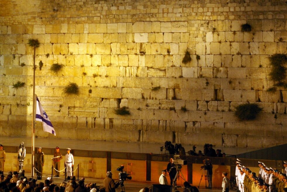 Vestmuren i Jerusalem på minnedagen for falne soldater og terrorofre.
 Foto: Yosef Silver / Flickr.com / CC