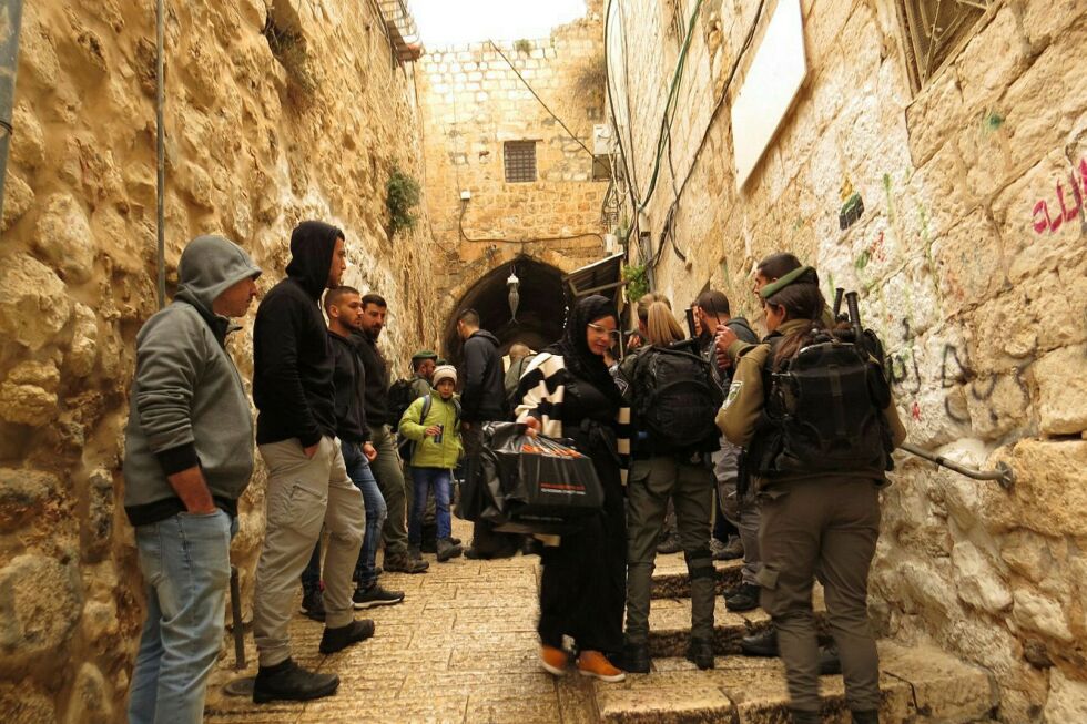 Politiet sikrer huset i Gamlebyen i Jerusalem.
 Foto: Mordechai Yurevetsky/TPS