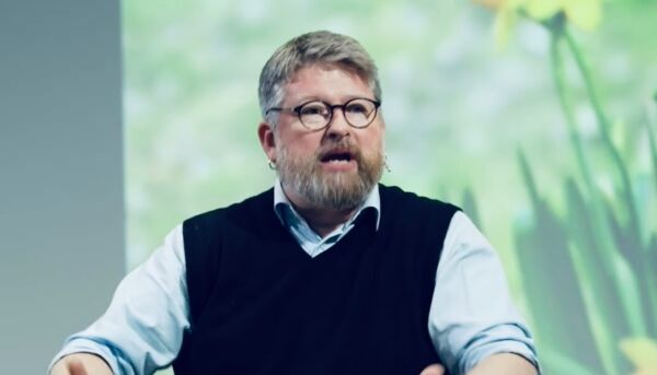 – Grensen for fattigdom var om du eide ei ku, som Per Spelemann