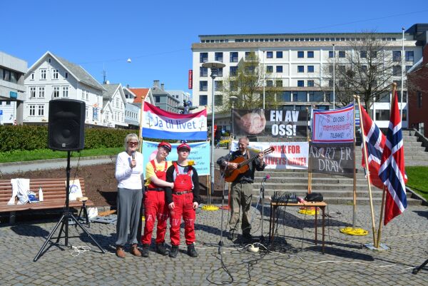 Født med Downs syndrom,  men med «JA TIL LIVET» på russedrakten