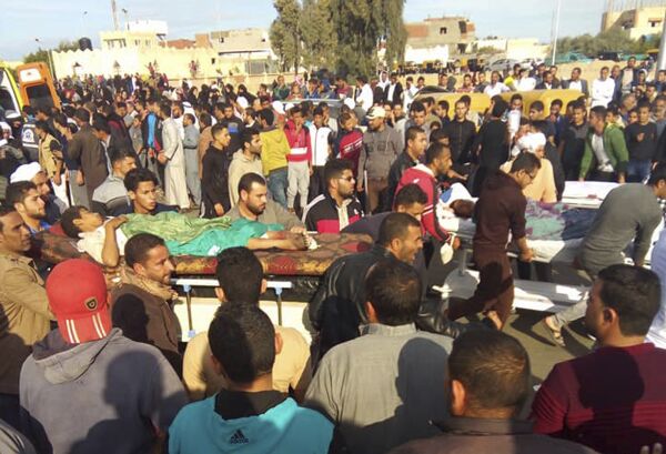 Egypt i sorg etter brutal massakre mot moské