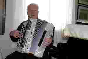 Musiker Arne Stakkeland: – Musikk er Guds gave