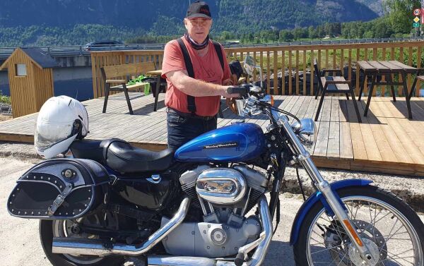 – Vi har to ting til felles - motorsykler og Jesus