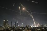 Raketter skutt fra Iran mot Israel – eksplosjoner i Tel Aviv