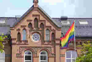 Regjeringen sier nei til egen flaggdag for Pride