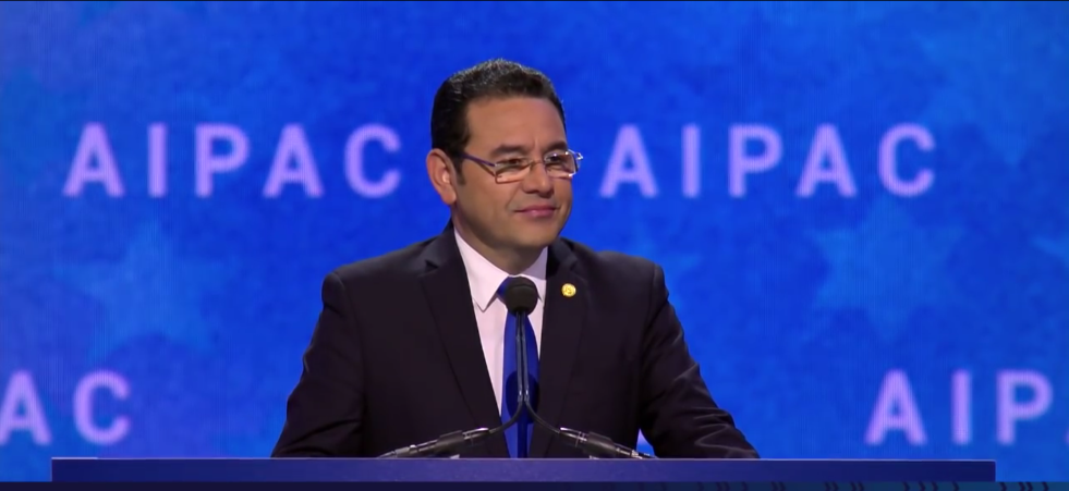 Aipac: Guatemalas president Jimmy Morales annonserte under AIPAC forrige søndag at også Guatemala flytter sin ambassade til Jerusalem i mai.
 Foto: Skjermdump: Youtube – AIPAC