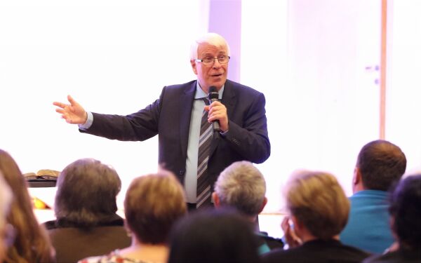 – Vårt motto er å bringe ut evangeliet til hele verden