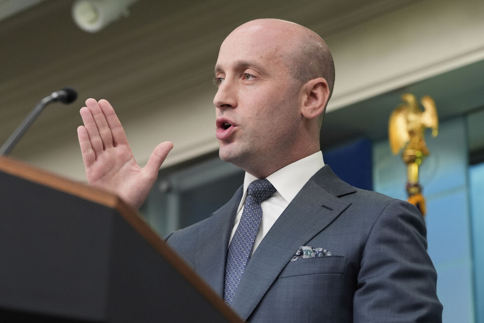 Visestabssjef i Det hvite hus, Stephen Miller, taler under en pressebriefing i Det hvite hus, torsdag 1. mai 2025, i Washington.
 Foto: AP Photo/Alex Brandon/NTB