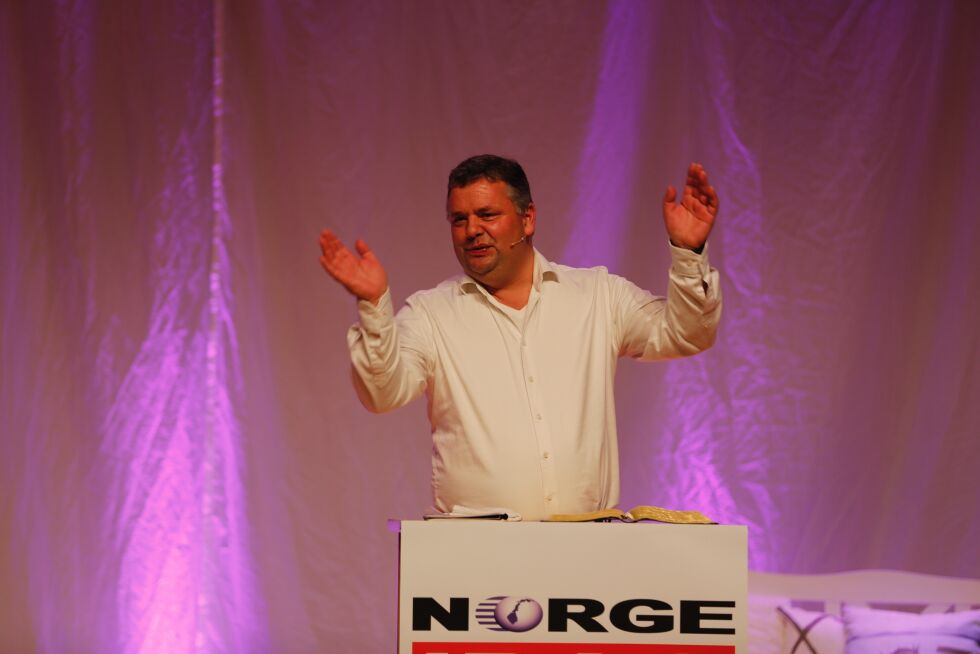 Jørn Strand forkynte på Norge IDAGs sommerkonferanse på Bildøy.
 Foto: Tor-Bjørn Nordgaard