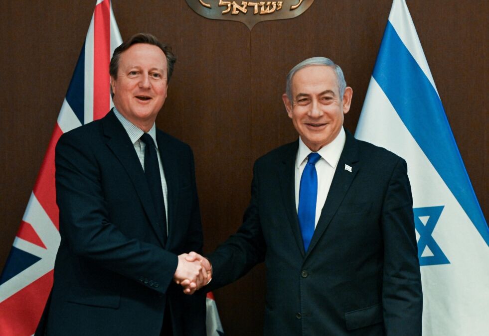 Utenriksminister David Cameron (t.v.) møtte statsminister Benjamin Netanyahu onsdag. Han sier at Israel har bestemt seg for å slå tilbake mot Iran etter angrepet i helgen.
 Foto: Maayan Toaf (GPO)