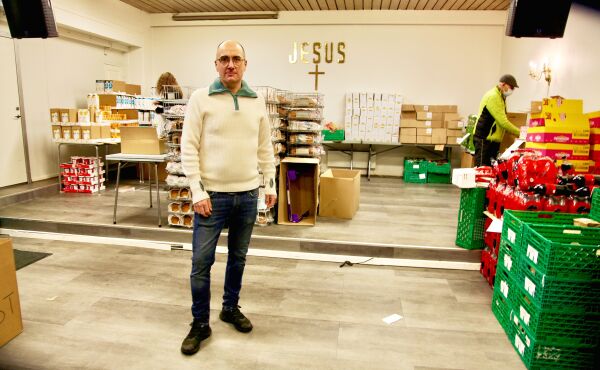 Evangeliesenteret i Oslo deler ut mat til hundrevis av rusavhengige og uteliggere