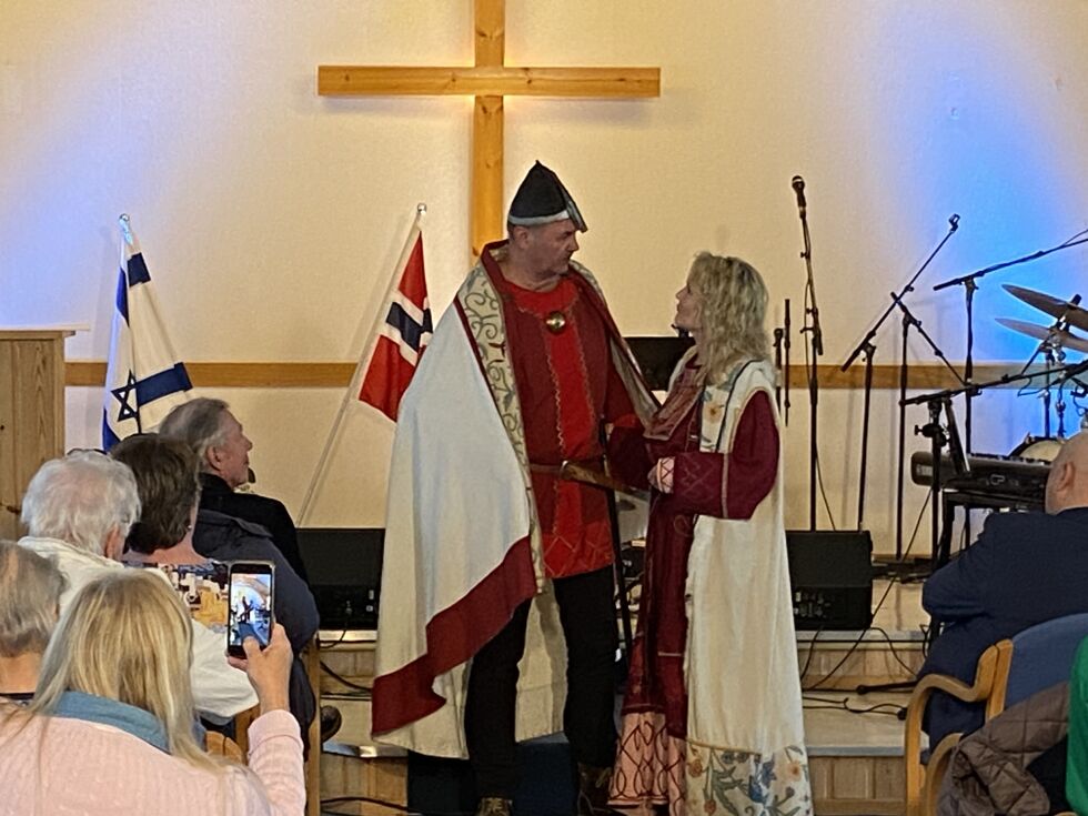 KONGELIG: Kong Magnus Erlingsson og dronning Eldrid av Etne kom innom Betania i Johannes og Sissi Kringlebottens skikkelser.
 Foto: Rune Hansen