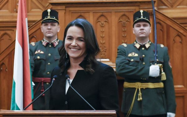 Kristen trebarnsmor valgt til ny president i Ungarn