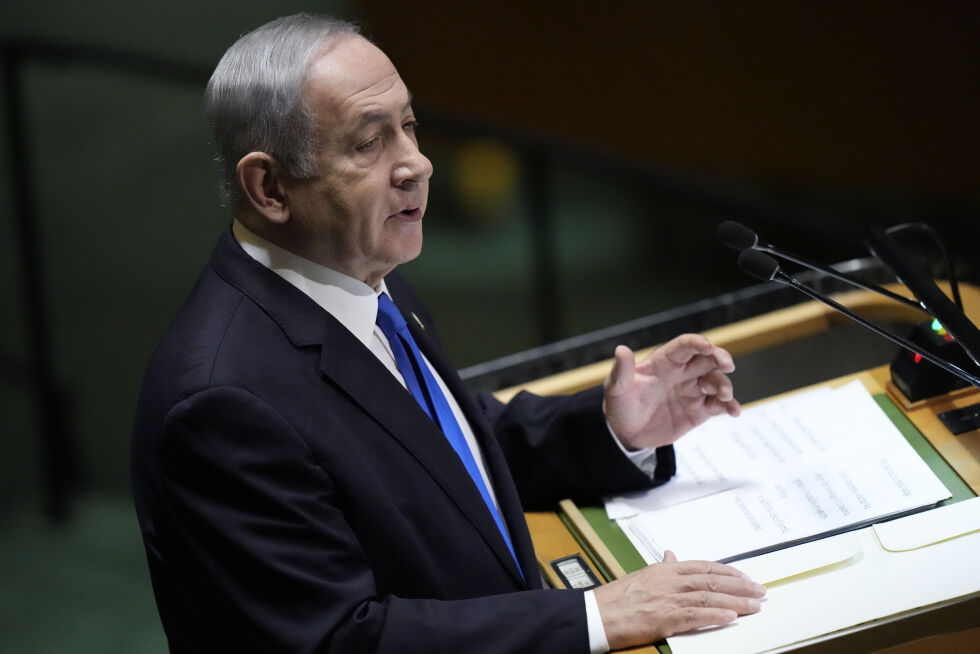 Benjamin Netanyahu på FNs talerstol i New York, fredag 22. september 2023.
 Foto: AP Photo/Mary Altaffer/NTB.