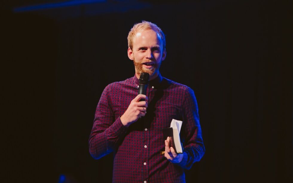 Pastor i Salt Bergenskirken, Daniel Matthisen gleder seg til å endelig kunne møtes igjen, selv om det foreløpig bare blir i mindre grupper på maks 50 personer.