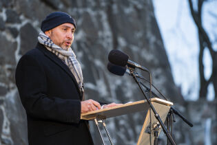 – Nører opp under jødefiendtlige holdninger