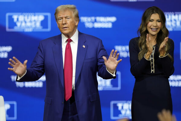 Slik reagerte Trump over at Kristi Noem skjøt hunden sin