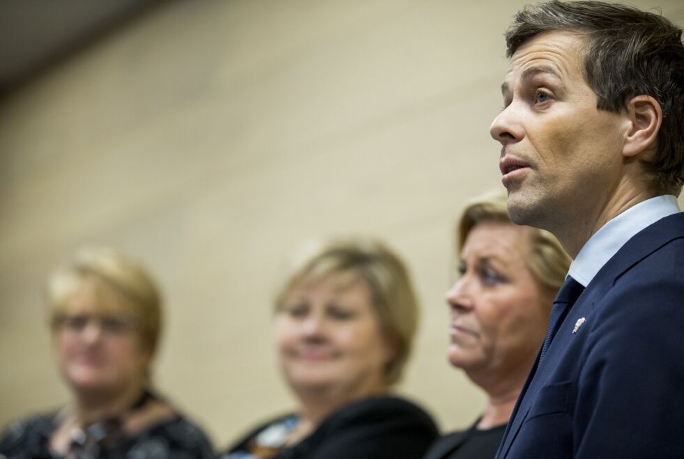 KrF-leder Knut Arild Hareide sammen med de andre partilederne under pressekonferansen om budsjettforliket lørdag kveld 3. desember.
 Foto: NTB Scanpix