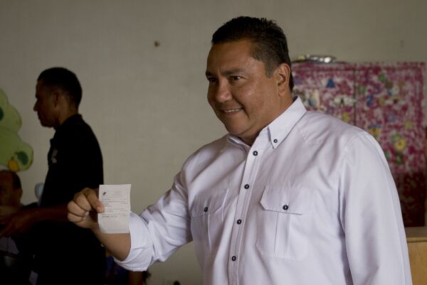 Venezuela-pastor på tredjeplass i kaosvalg
