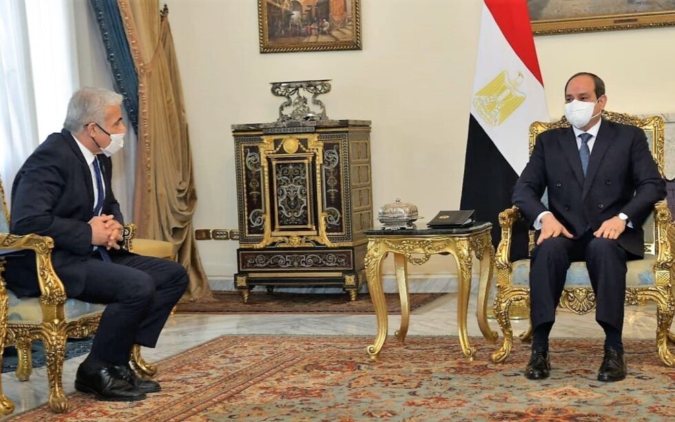 Israels utenriksminister Yair Lapid (t.v.) hadde konstruktive samtaler med Egypts president Abdel Fattah El-Sisi.
 Foto: Shlomi Amsalem/MFA/TPS