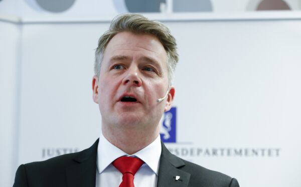 EU-kommisjonen ber Norge fase ut grensekontroll