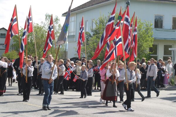 Korleis fekk norske skular nulltoleranse for forkynning –  og korleis blei vår kristne 17. mai-fridom rasert