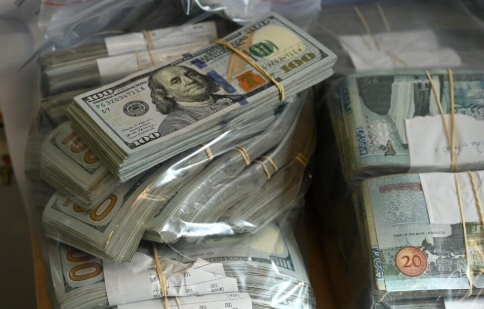 Penger konfiskert av israelske styrker i Gaza fra terroranlegg og hjemmene til Hamas-terrorister.
 Foto: Spokesperson and Public Relations Department at the Ministry of Defense