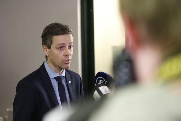 Hareide ber Solberg ta grep for å unngå mistillit