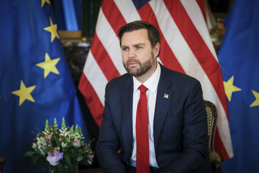 USA truer Russland med både økonomiske og militære grep, hvis ikke russerne er samarbeidsvillige rundt forhandlingsbordet.
 Foto: Thomas Padilla / AP / NTB