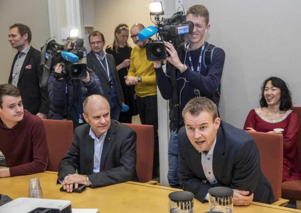 KrFs stortingsgruppe, hvor partiets nestleder Kjell Ingolf Ropstad er med, satt onsdag samlet for å ta stilling til om partiet skal gå i regjeringsforhandlinger med Høyre, Frp og Venstre. Foto: Ole Berg-Rusten / NTB scanpix