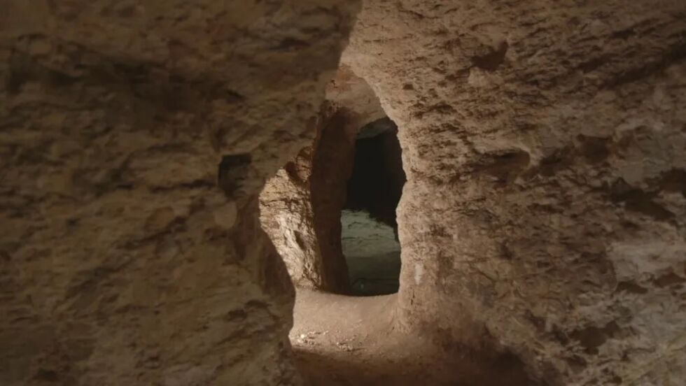 Et et nylig oppdaget nettverk av hulrom og tuneller under bakke i en landsby i Galilea, søkte jødiske opprørere tilflukt, jaget av romerske okkupasjonsstyrker for nærmer 2000 år siden.
 Foto: Emil Aladjem, Israel Antiquities Authority, i i24News.