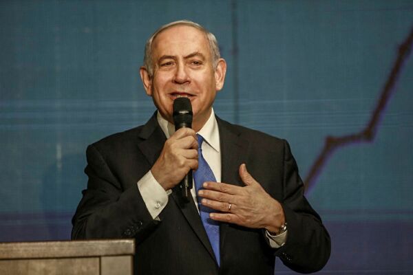 Netanyahu med kontantstøtte for å bøte på korona-krisen