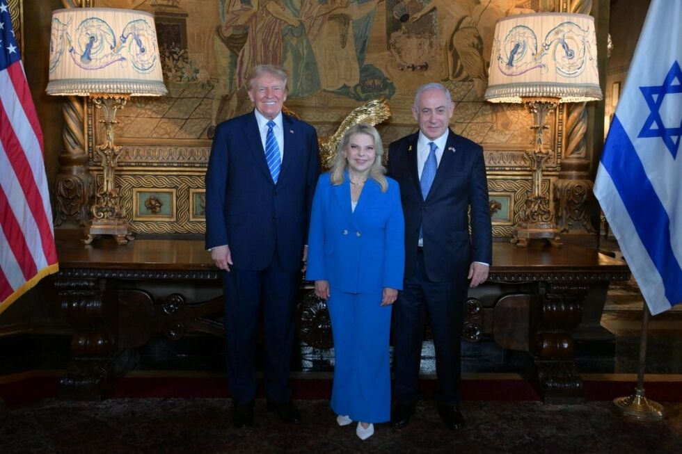 Donald Trump tok imot statsministerparet fra Israel, Sara og Benjamin Netanyahu i sitt hjem i Mar-a-Lago.
 Foto: Amos Ben-Gershom (GPO)